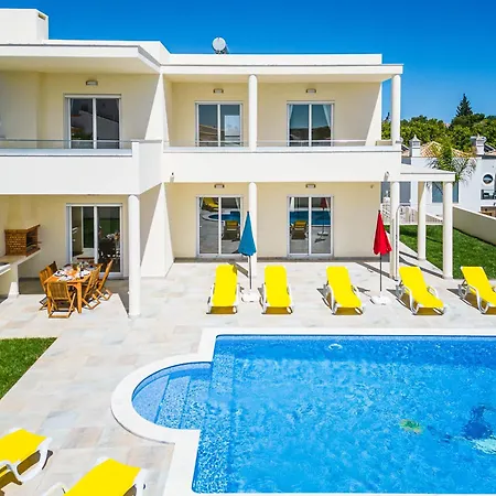 Vida Villa *